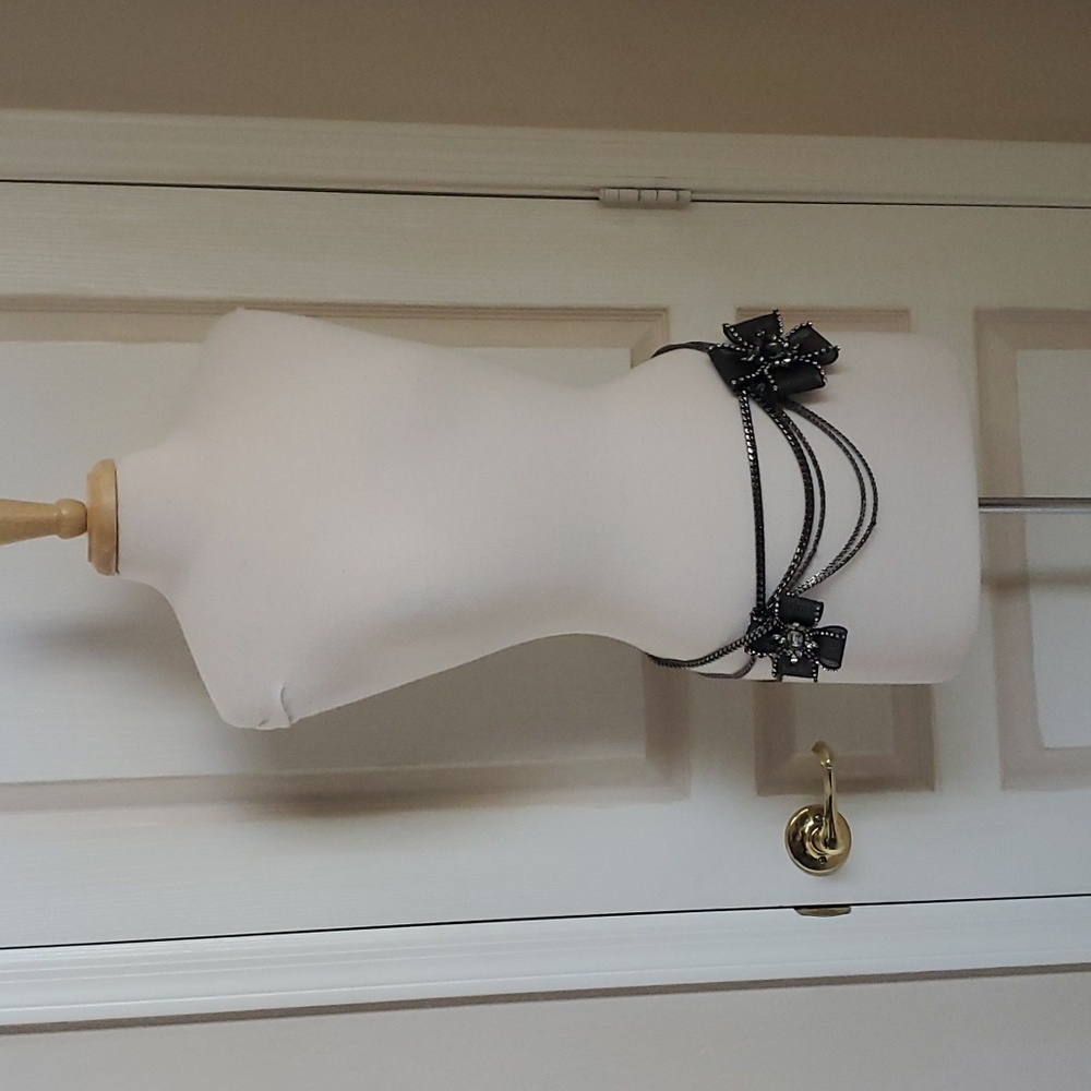 Faux Jeweled Metal Wire Bow Chain Belt
